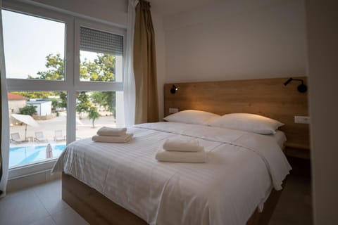 Bed, View (from property/room)