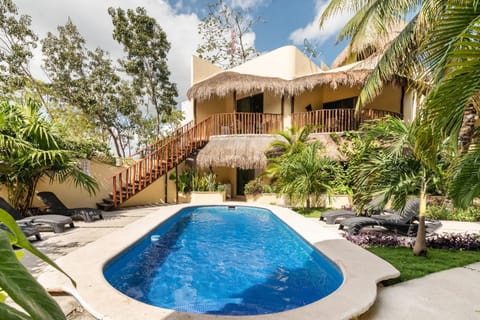 Swimming pool, Swimming pool