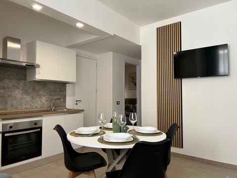 TV and multimedia, Kitchen or kitchenette, Dining area