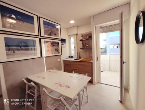 Dining area, kitchen