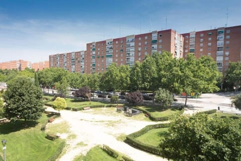 Neighbourhood, Natural landscape, City view, Garden view, Street view, Location