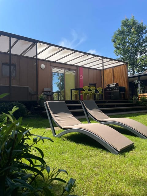 Garden, sunbed