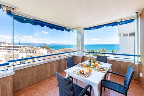 797 HOLIDAY RENTALS- Apartamento en Torremolinos para 7 con vistas al mar Apartment in Torremolinos