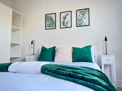 Bed, Bedroom, wardrobe