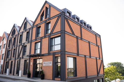 Property building, Day