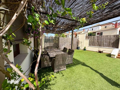 Patio, Garden, Garden view