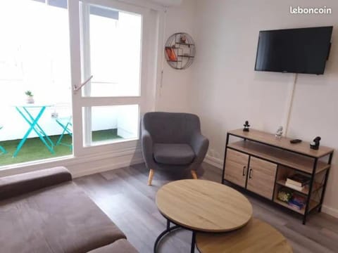 Communal lounge/ TV room, TV and multimedia, Living room, Seating area