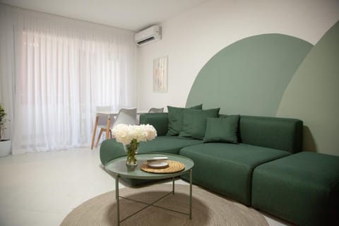 Living room, Seating area, air conditioner