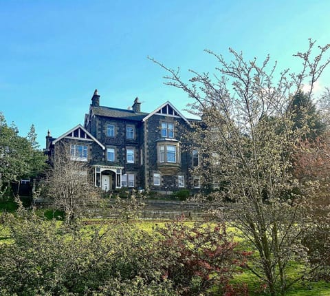 Dilkusha, Peebles Apartment in England