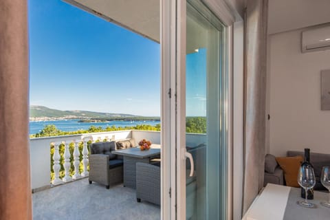 Day, Balcony/Terrace, Balcony/Terrace, Seating area, Sea view
