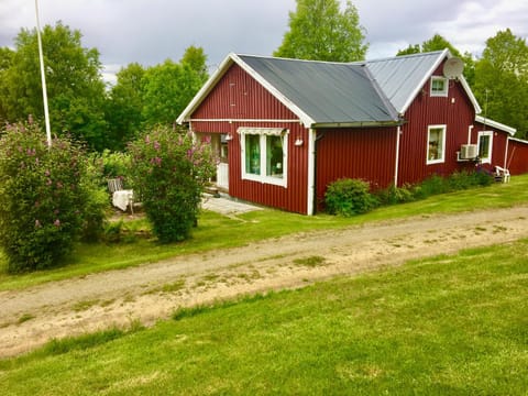 Property building, Natural landscape, Summer, Garden, Garden view