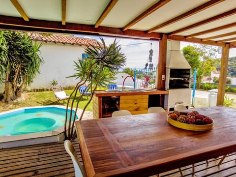 Casa Zeus Hermosa vista, jacuzzi e praia, Búzios House in Armacao dos Buzios