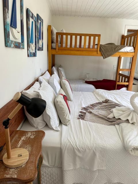 Casa Zeus Hermosa vista, jacuzzi e praia, Búzios House in Armacao dos Buzios