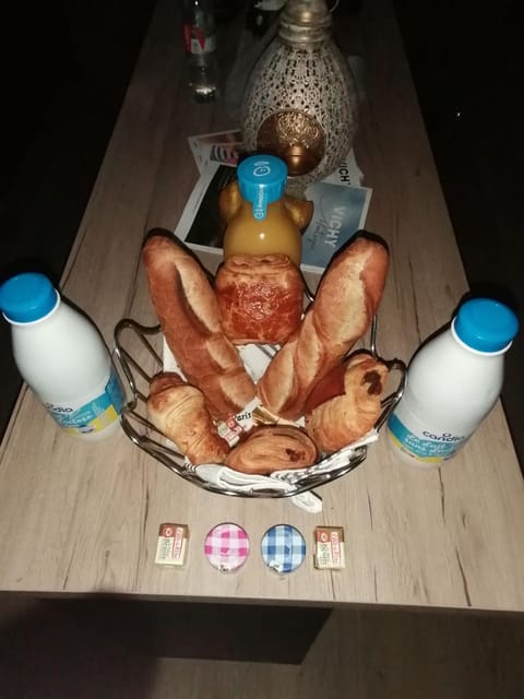 Breakfast, Continental breakfast