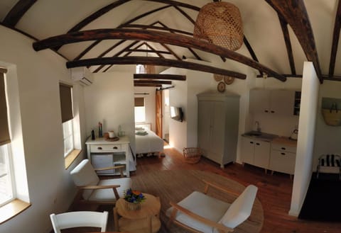 TV and multimedia, Living room, Seating area, oven, stove