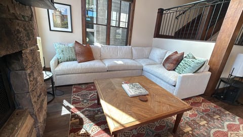 1138 Skiers Heaven! Luxury Home close to Park City Mountain! Two Hot Tubs & Gorgeous Outdoor Space! home House in Park City