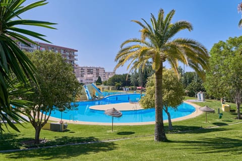 Off site, Day, Garden, Solarium, Beach, Pool view, Area and facilities, Swimming pool, children, young children, older children, sunbed