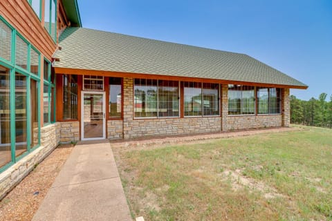 Hike and Fish Studio with Pool Access in Shirley! Apartment in Fairfield Bay