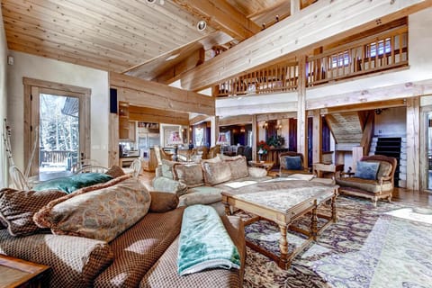 Three Peaks Mountain Lodge House in Silverthorne