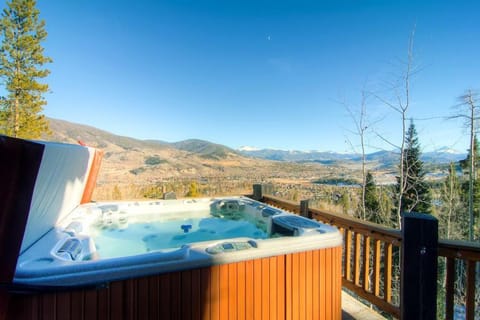 Three Peaks Mountain Lodge House in Silverthorne
