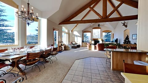 36 James Court House in Dillon