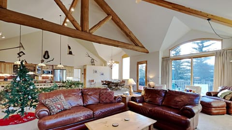 36 James Court House in Dillon