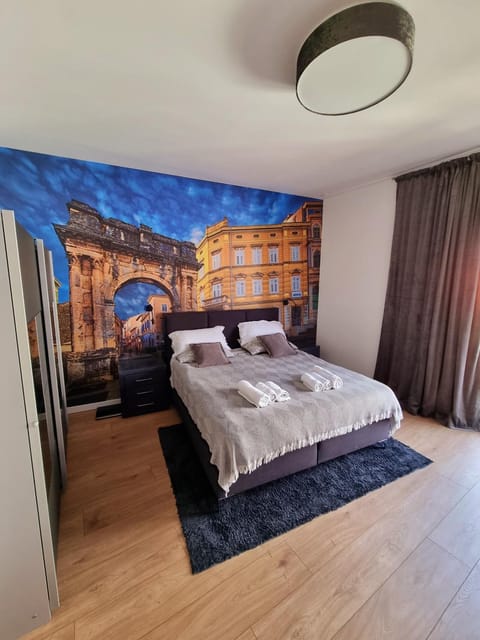Bed, Bedroom, towels