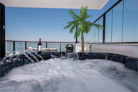 Hot Tub, Hot Tub