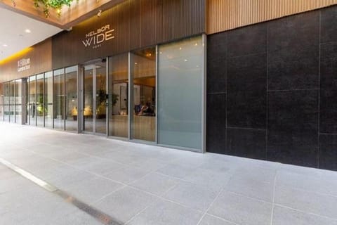 Facade/entrance
