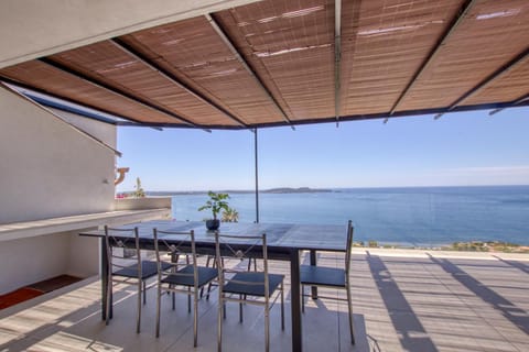 Patio, Natural landscape, View (from property/room), Balcony/Terrace, Balcony/Terrace, Dining area, Sea view
