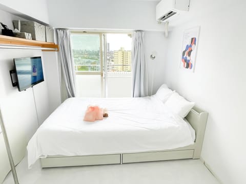 Bed, TV and multimedia, Photo of the whole room, Bedroom, air conditioner