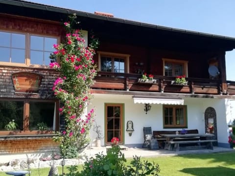 Ferienwohnung zum Gimpei Apartment in Berchtesgadener Land