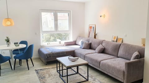 TV and multimedia, Living room, Seating area, Dining area, locker