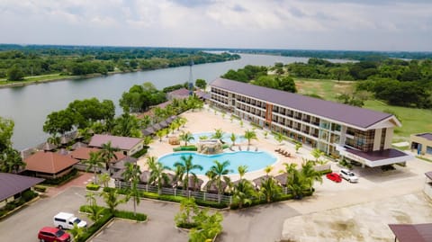 Property building, Natural landscape, City view, Pool view