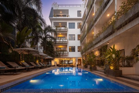 Property building, Swimming pool