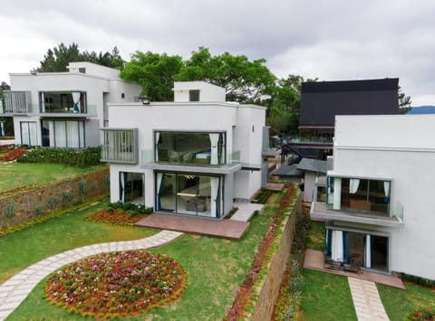 Property building, Neighbourhood, Garden, Garden view