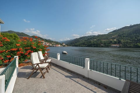 Off site, Balcony/Terrace, River view