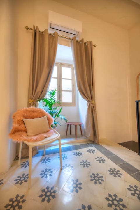 Chic duplex maisonette in Valletta centre-DDEM1-4 Apartment in Valletta