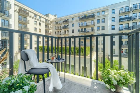 Property building, Spring, Day, View (from property/room), Balcony/Terrace, Seating area