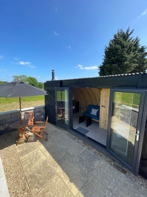 Property building, Patio, Spring