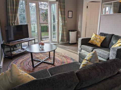 TV and multimedia, Balcony/Terrace, Living room, locker