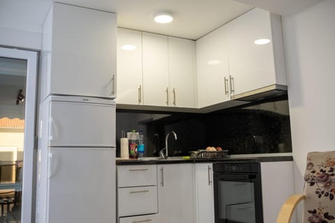 Kitchen or kitchenette, pet friendly