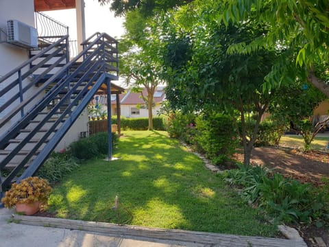 Property building, Day, Natural landscape, Garden, Garden view