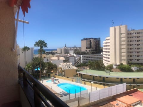 Day, View (from property/room), Balcony/Terrace, City view, Pool view, Swimming pool