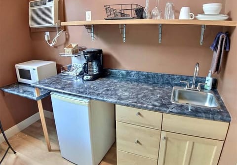 Abbey Chateau Treehouse #10 / Oak Crest cottages and treehouses Apartment in Eureka Springs