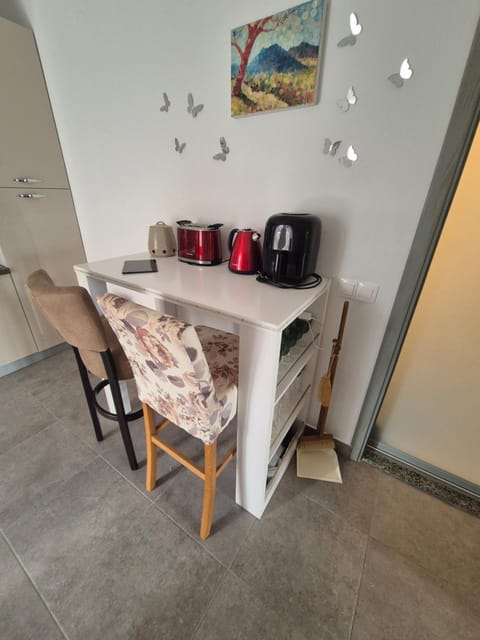 Coffee/tea facilities, Dining area