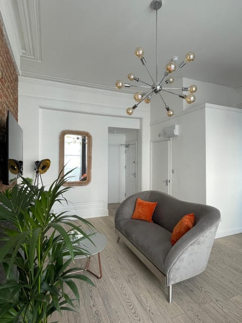 Living room, Photo of the whole room, Seating area