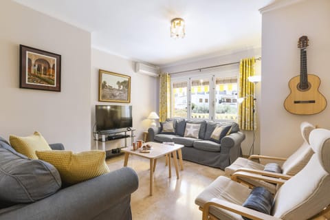 Communal lounge/ TV room, Living room