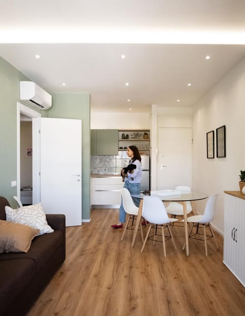 People, Living room, Seating area, Dining area, air conditioner