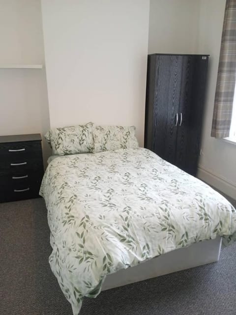 Double bed (R1) close to Burnley city centre Bed and Breakfast in Burnley